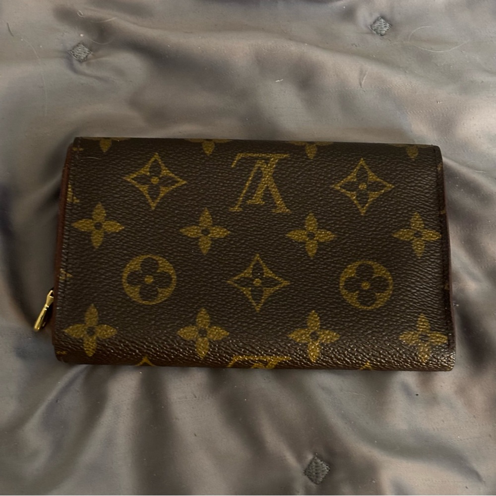 LOUIS VUITTON
Monogram Canvas Tresor preloved - Picture 3 of 7